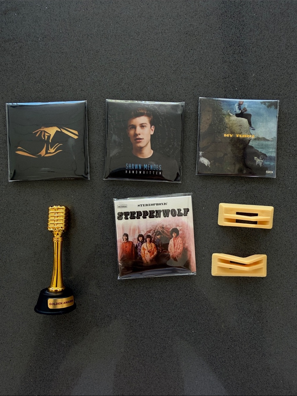Gold Mini Microphone Trophy and 4 record mini brands - Decorative Play Accessory
